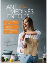 Ant medinės lentelės