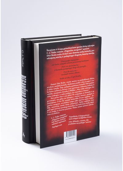 Degančios mergaitės