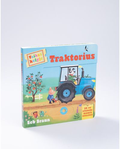 Vaikas kelyje. Traktorius