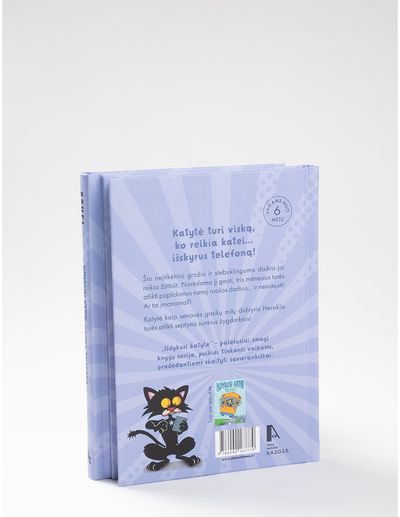 Išdykusi katytė gauna telefoną