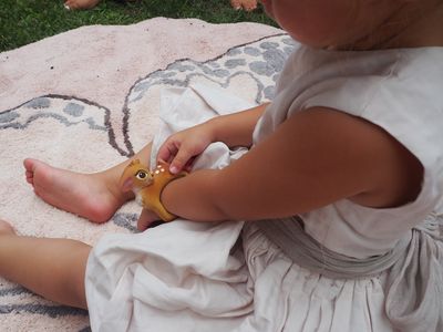 Kramtukas - apyrankė Oli&Carol Olive the Deer