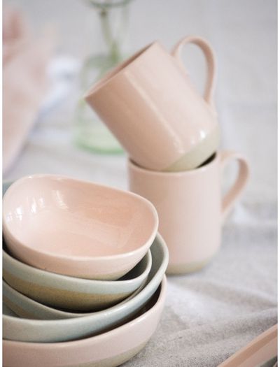 Keramikinis puodelis FANNIK POTTERY ROSE, 350 ml