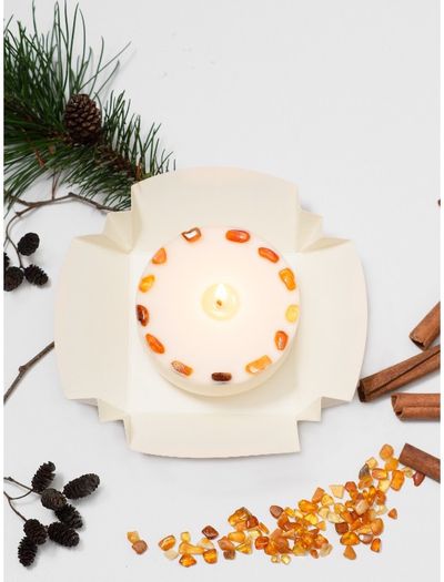 Natūralaus sojų vaško žvakė su gintaro gabaliukais, 250 g