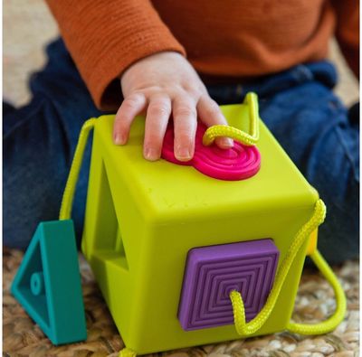 Atradimų kubas OOMBEECUBE FAT BRAIN TOYS