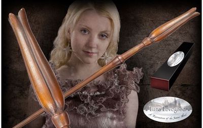 Kolekcinė burtų lazdelė HARRY POTTER LUNA LOVEGOOD CHARACTER