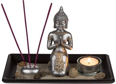 Dovanų rinkinys BUDDHA (statulėlė+padėklas+žvakidė+smilkalai+akmenėliai+smėlis), 22x14 cm