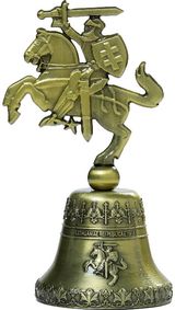 Varpelis su Vyčiu, 101 x 53 mm, bronzinės spalvos, 
pagamintas iš metalo, supak uotas dėžutėje.