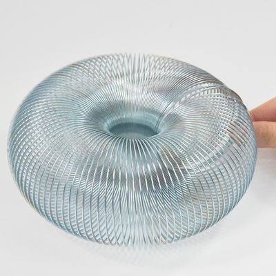 Žaislas metalinė spyruoklė didelė sk. 8 cm