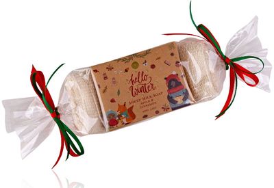 Dovanų rinkinys HELLO WINTER (plaušinė pirštinė+avies pieno muilas), 100 g