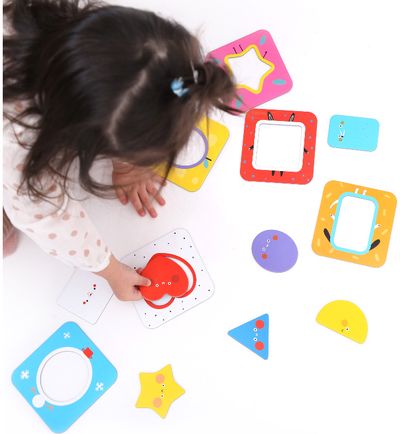 Lavinamasis žaidimas BANANAPANDA On-the-Go Puzzle Discovering Shapes 18m+