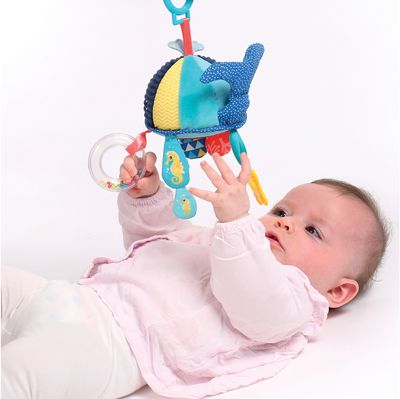 Pakabinamas kūdikio žaislas LUDI banginiukas