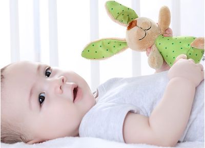 Pliušinis barškutis SIGIKID triušis 13 cm.