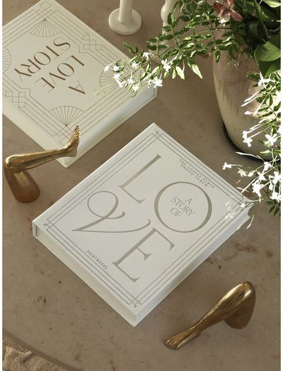 Nuotraukų albumas A Story of Love, 30 psl.