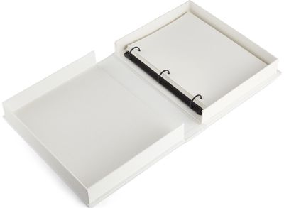 Nuotraukų albumas A Story of Love, 30 psl.