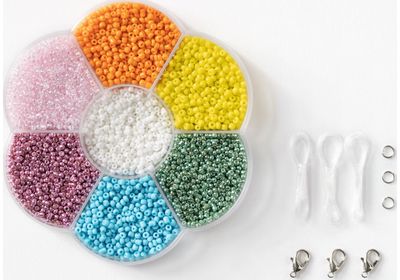 Rocailles karoliukai FOLIA ĮVAIRIŲ SPALVŲ 90g, 3x1m nailono siūlas, 3 segtukai