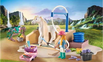 PLAYMOBIL WORLD OF HORSES Arklių plovykla su Isabella ir Lioness 71354