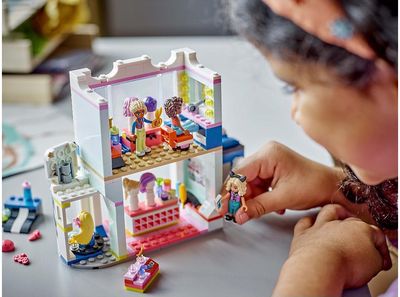LEGO Friends KIRPYKLA IR AKSESUARŲ PARDUOTUVĖ 42662