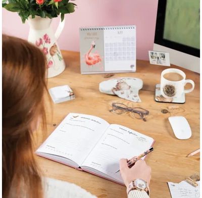 Dienoraštis WRENDALE Feel Good, 15 x 21 cm, su iliustracijomis, angl.