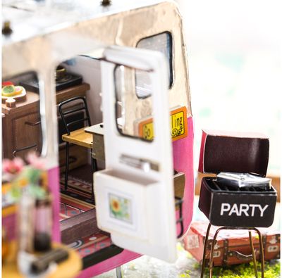 Modeliavimo rinkinys COLORINO Miniature House Happy Camper