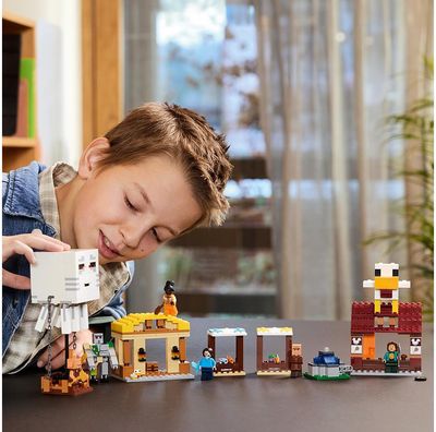 LEGO Minecraft Gastas balionas ir kaimo užpuolimas 21273