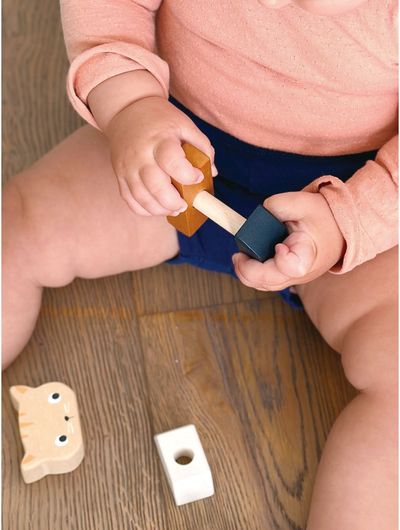 Medinis žaislas suveriamas bokštas MENTARI Kačiukas