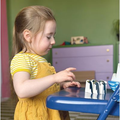 Medinis lavinamasis žaislas MENTARI Balansuojančios pingvinų figūrėlės