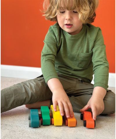 Medinis žaislas MENTARI Spalvingų automobilių rinkinys