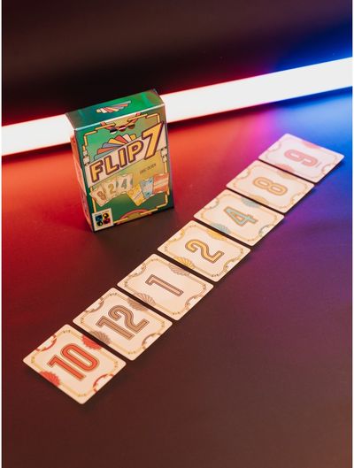 Stalo žaidimas FLIP 7