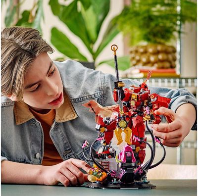 LEGO NINJAGO Ugnies riteris-robotas