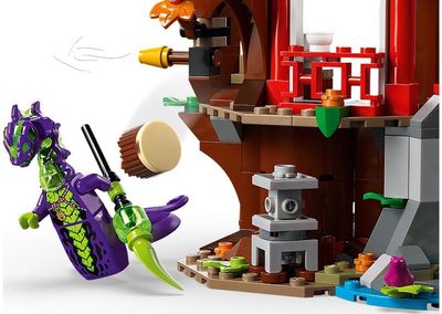 LEGO NINJAGO Nindzių transporto priemonės ir namelio medyje gynyba