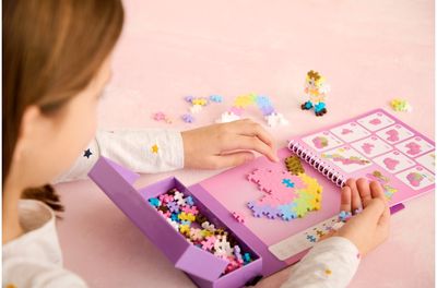 Konstruktorius su žaidimų knygele PLUS PLUS Vienaragis