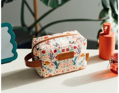 Kosmetinė FRIDA KAHLO ROUND TOILETRY BAG