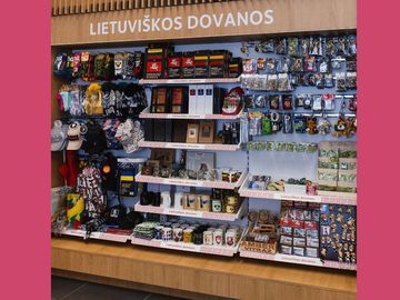 Tautinės atributikos pardavimai didėja, bet ne visi miestai patriotiški vienodai